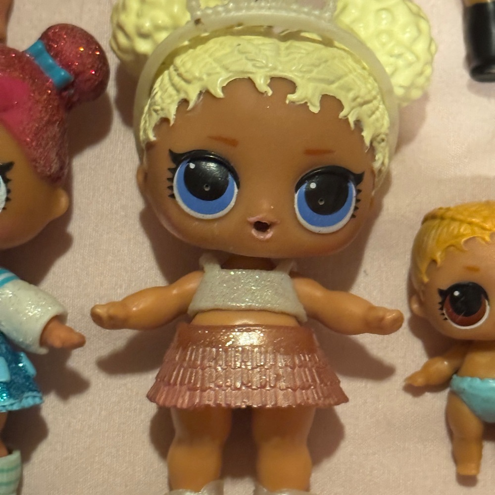 L.O.L. Surprise Doll HUGE LOT – 60+ Dolls + Tons of Accessories - Picture 2 of 6